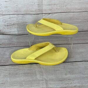 Olukai Womens Sz 7 Ohana Flip Flops Sandals Light Yellow